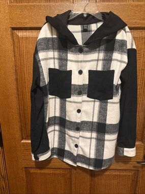 SHEIN Oversized Black and White Plaid Hooded Shacket NWOT
